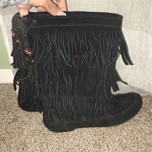 Black fringe boots